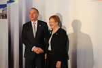 Tasavallan presidentti Tarja Halonen toivottaa Latvian presidentti Andris Bērziņšin tervetulleeksi. Copyright © Tasavallan presidentin kanslia
